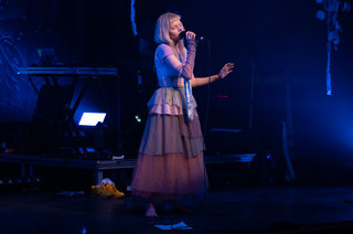 Aurora Aksnes feet photo thumbnail