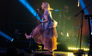 Aurora Aksnes feet photo thumbnail