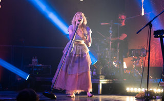 Aurora Aksnes feet photo thumbnail