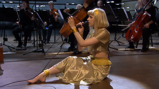 Aurora Aksnes feet photo thumbnail