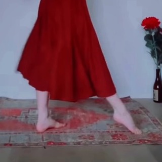 Aurora Aksnes feet photo thumbnail