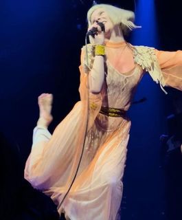 Aurora Aksnes feet photo thumbnail