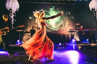 Aurora Aksnes feet photo thumbnail