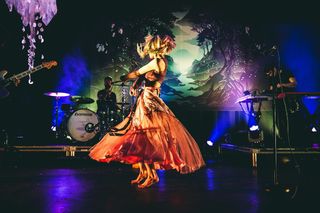 Aurora Aksnes feet photo thumbnail
