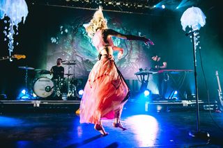 Aurora Aksnes feet photo thumbnail