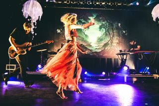 Aurora Aksnes feet photo thumbnail