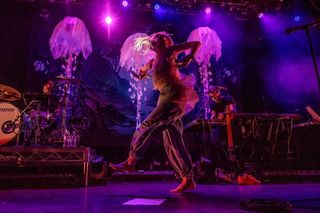 Aurora Aksnes feet photo thumbnail
