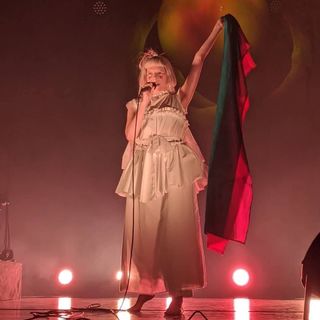 Aurora Aksnes feet photo thumbnail