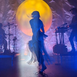 Aurora Aksnes feet photo thumbnail