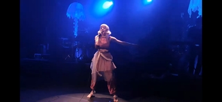 Aurora Aksnes feet photo thumbnail