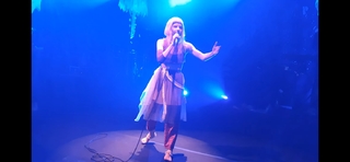 Aurora Aksnes feet photo thumbnail