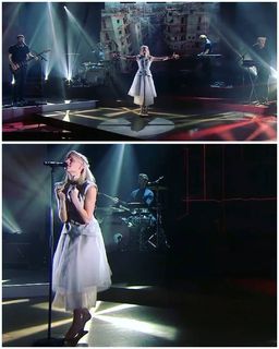 Aurora Aksnes feet photo thumbnail