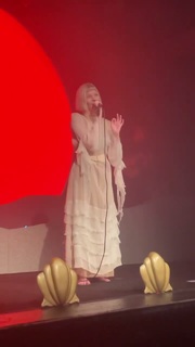 Aurora Aksnes feet photo thumbnail