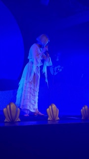 Aurora Aksnes feet photo thumbnail