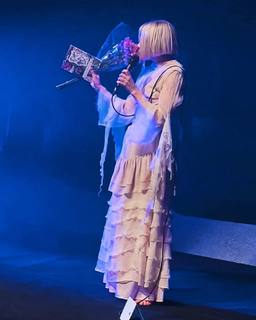 Aurora Aksnes feet photo thumbnail