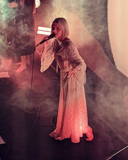 Aurora Aksnes feet photo thumbnail