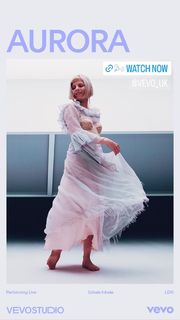 Aurora Aksnes feet photo thumbnail