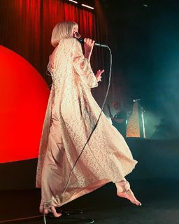 Aurora Aksnes feet photo thumbnail