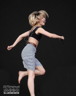 Aurora Aksnes feet photo thumbnail