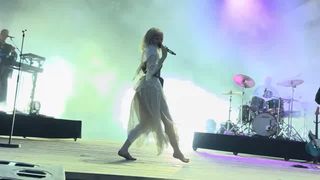 Aurora Aksnes feet photo thumbnail