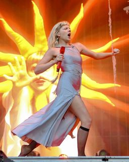 Aurora Aksnes feet photo thumbnail