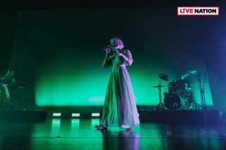 Aurora Aksnes feet photo thumbnail