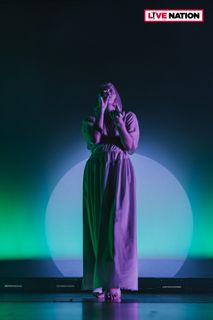 Aurora Aksnes feet photo thumbnail