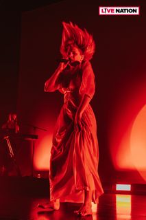 Aurora Aksnes feet photo thumbnail