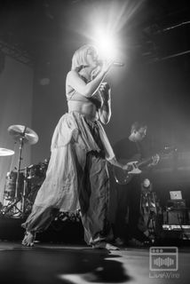 Aurora Aksnes feet photo thumbnail