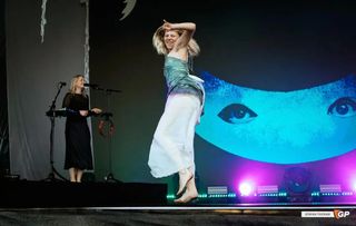 Aurora Aksnes feet photo thumbnail