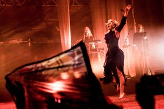 Aurora Aksnes feet photo thumbnail