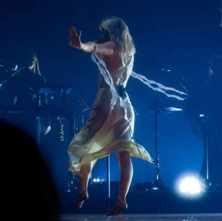 Aurora Aksnes feet photo thumbnail