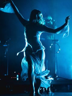 Aurora Aksnes feet photo thumbnail