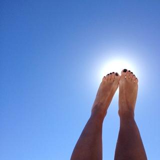 Aurora feet photo 5