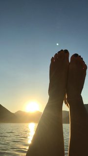 Aurora feet photo 18