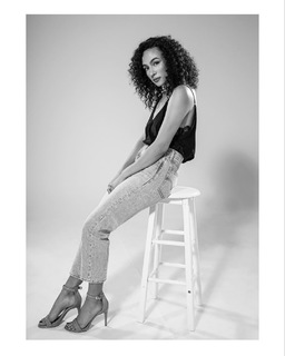 Aurora Perrineau feet photo 8