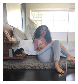 Aurora Perrineau feet photo 7