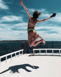Aurora Ramazzotti feet photo thumbnail