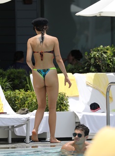 Aurora Ramazzotti feet photo thumbnail