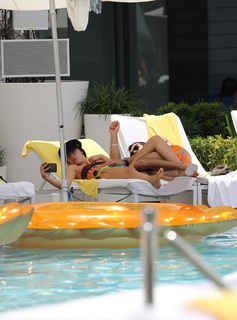 Aurora Ramazzotti feet photo thumbnail