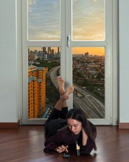 Aurora Ramazzotti feet photo thumbnail
