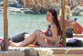 Aurora Ramazzotti feet photo thumbnail