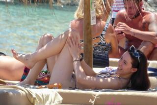 Aurora Ramazzotti feet photo thumbnail