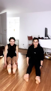 Aurora Ramazzotti feet photo thumbnail