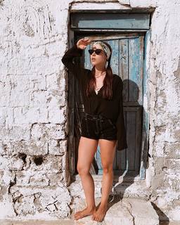Aurora Ramazzotti feet photo thumbnail