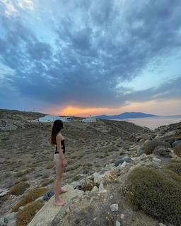 Aurora Ramazzotti feet photo thumbnail