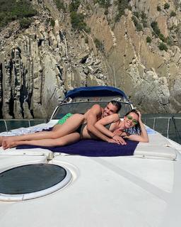 Aurora Ramazzotti feet photo thumbnail