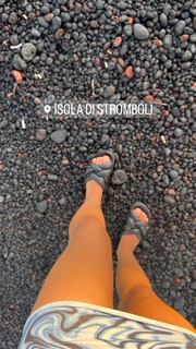 Aurora Ramazzotti feet photo thumbnail