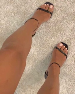 Aurélie Dotremont feet photo 7