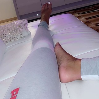 Aurélie Dotremont feet photo 1